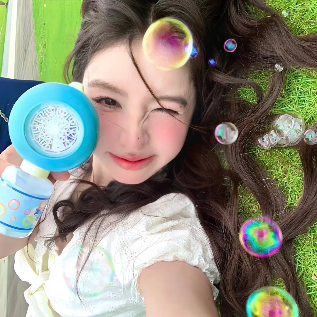 窃窃私语